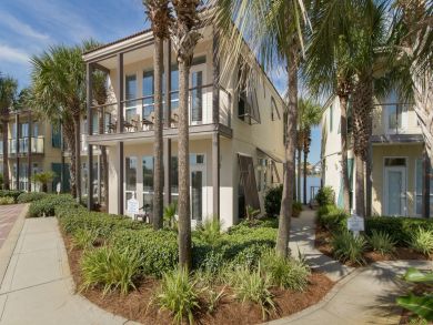 Charming Vacation Rental on Destin 240 yards to Beaches